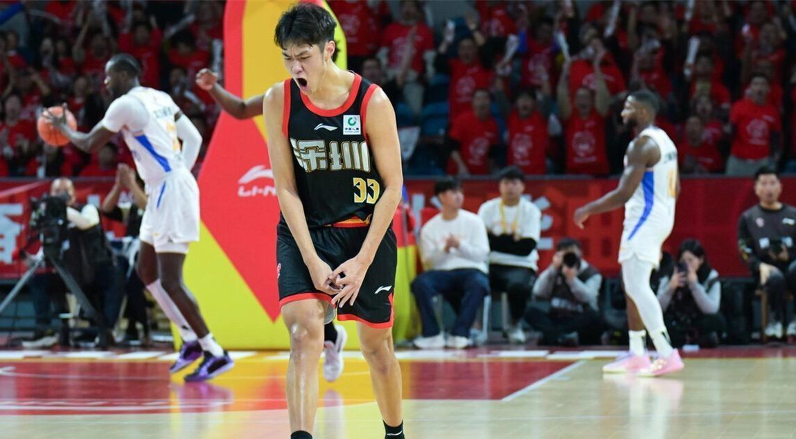 开云体育下载app-轰25分力压曾凡博！中国男篮21岁2米05新星崛起：郭士强重用他？